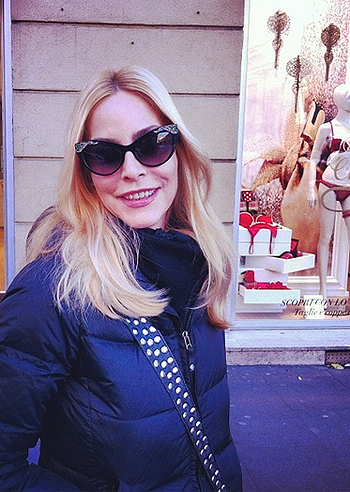 Stefania Orlando, a caccia di slip rossi