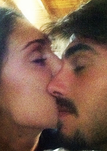 Cecilia, a tutto bacio con Monte