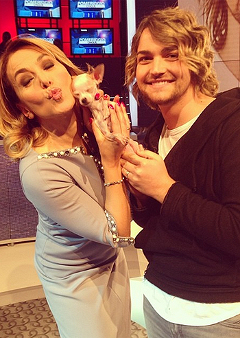 Valerio Scanu, uno smack con Barbara D'Urso