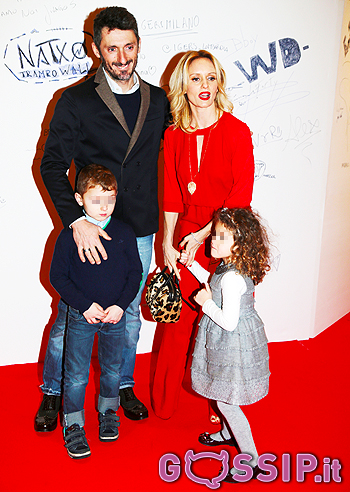 Justine Mattera con la famiglia a teatro