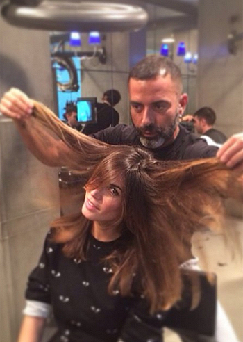 Melissa Satta, un colore esaltante per la chioma Melissa Satta, un colore esaltante per la chioma