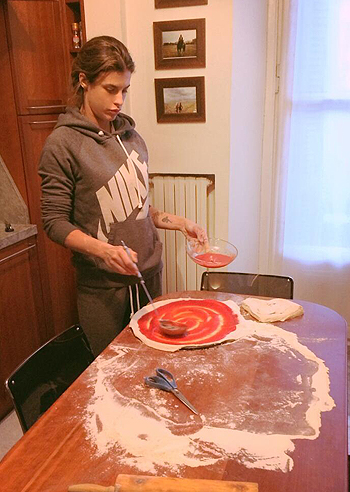 Eli Canalis, 'pizzaiola' per Brian