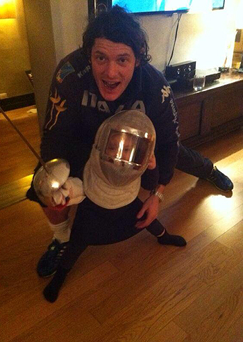 Montano, prima lezione di scherma alla nipote