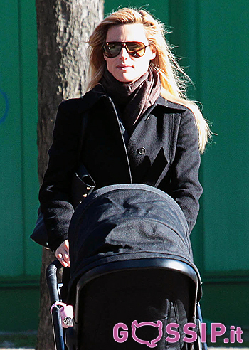 Michelle Hunziker a pranzo con gli amici