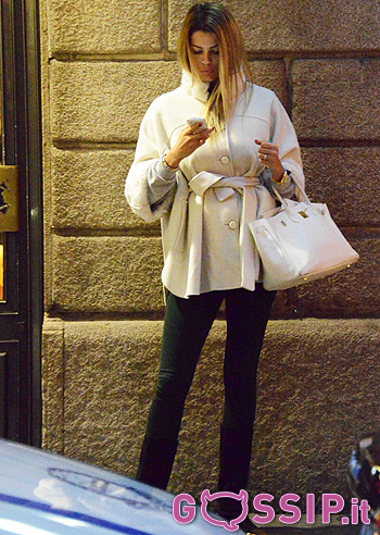 Natalia Bush a Milano tutta sola