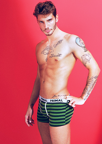 Stefano De Martino è rimasto in mutande