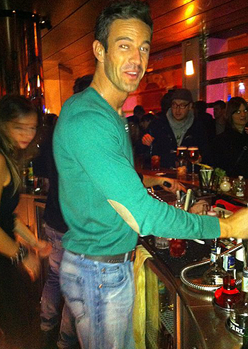 Denny Montesi, barman per caso