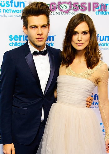 Keira Knightley, l'abito da sposa rovinato dal vino rosso