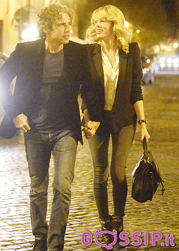 Ale Marcuzzi e Paolo, buonanotte sotto allo stesso tetto