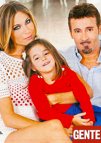 Eleonora Pedron felice con Max, Inès e Léon Eleonora Pedron felice con Max, Inès e Léon