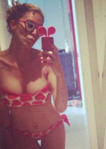 Guenda Canessa, prova bikini a cuore