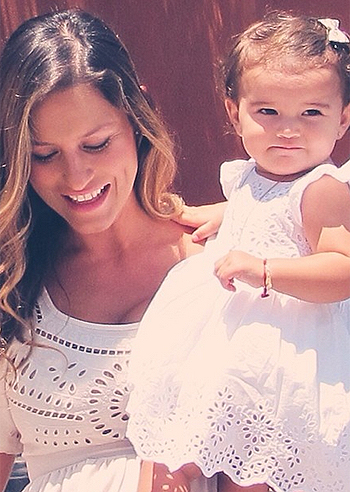 Lola Ponce, il battesimo di Erin