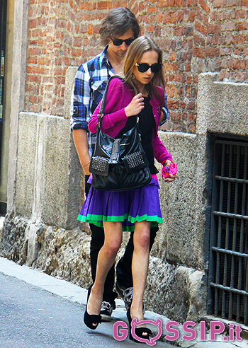 Allegra Versace a Milano in dolce compagnia