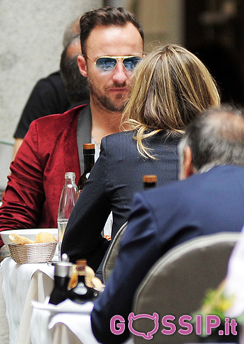 Francesco Facchinetti, pranzetto d'amore a Milano Francesco Facchinetti, pranzetto d'amore a Milano