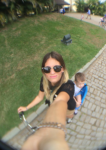 Carolina Marcialis, gita in bici con Christopher