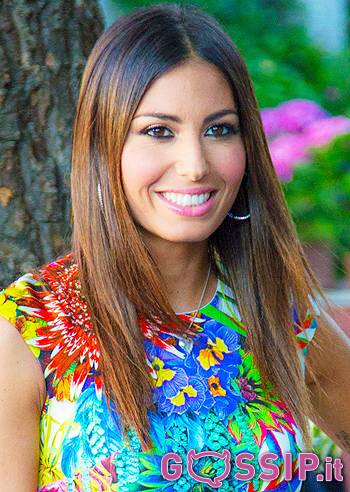 Elisabetta Gregoraci, coloratissima per i palinsesti Rai