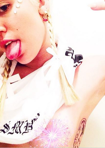 Miley Cyrus, un tatuaggio in memoria di Floyd