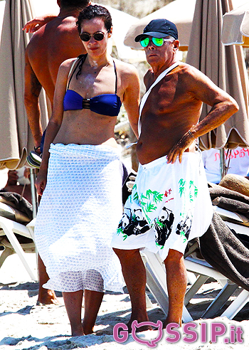 Giorgio Armani, un 80enne in spiaggia Giorgio Armani, un 80enne in spiaggia