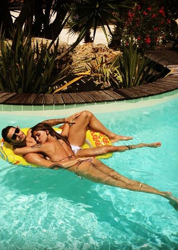 Belen Rodriguez, la vacanza in famiglia continua