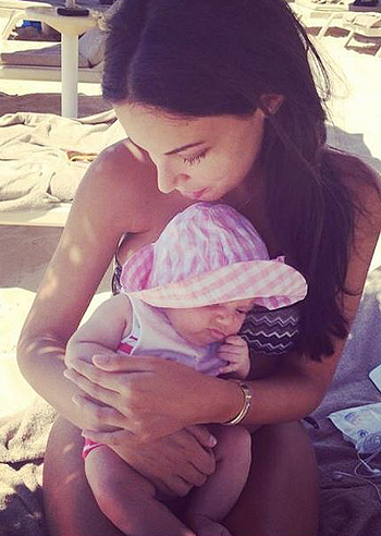 Michela Quattrociocche fa le prove da mamma bis