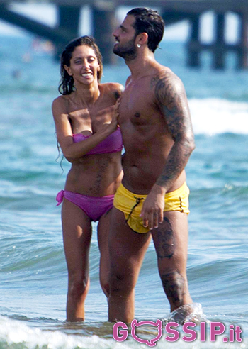 Lo Passo e Bonfanti hot in spiaggia