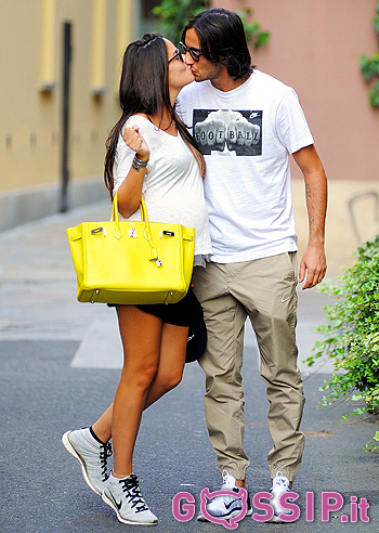 Michela Quattrociocche trendy anche col pancione Michela Quattrociocche trendy anche col pancione