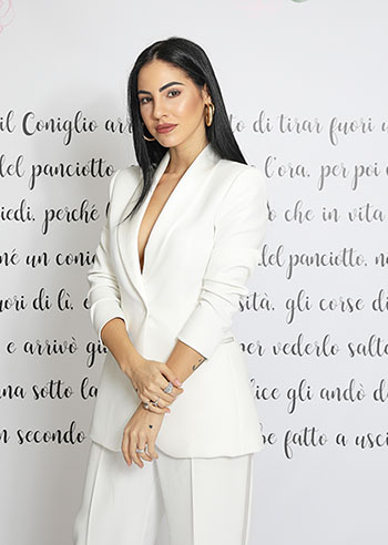 Giulia De Lellis, total white look per la sfilata di Atelier Emé - Gossip.it