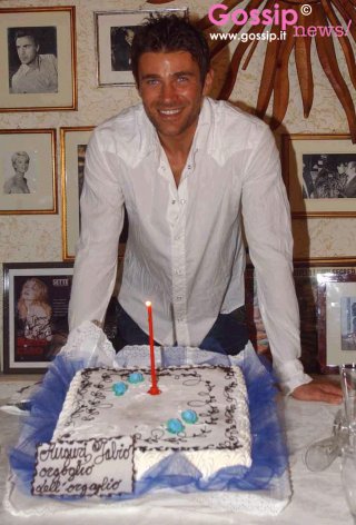 Un'altra candelina soffiata con 'orgoglio': tanti auguri, Fabio!