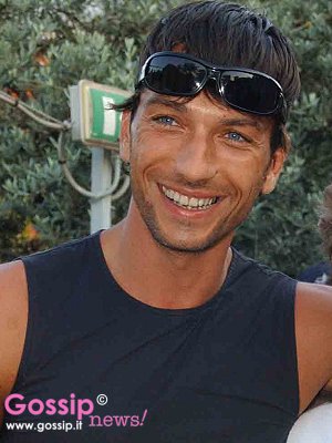 Costantino corteggiato non solo in TV Costantino corteggiato non solo in TV