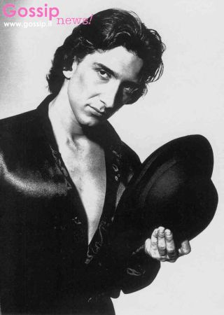 Anteprima GossipNews: Julio allo specchio