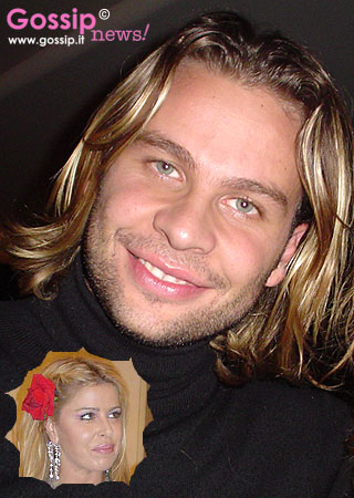 A Catania con 'Napoli': solo amicizia fra la Lecciso e il bel Luca?