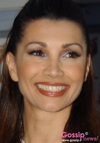 Luisa Corna: sì sì, è proprio single!