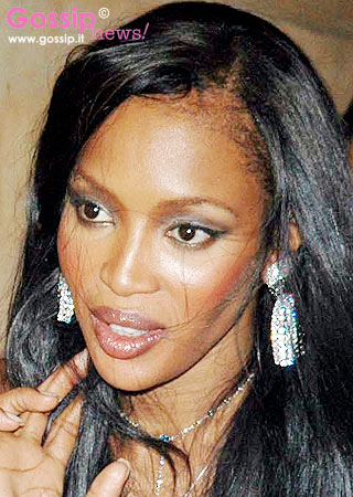 Naomi Campbell denuncia il 'Re del Botox'