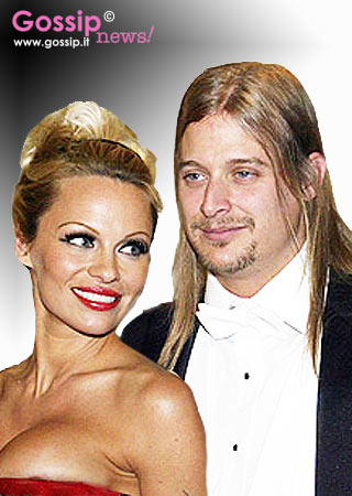 Pamela Anderson: un 'sì' in bikini...