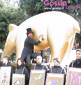 Striscia la Notizia contro la Rai: lo scontro continua