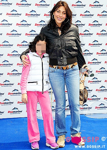 Luana Ravegnini Con La Figlia Adele All Inaugurazione Di Zoomarine Foto E Gossip