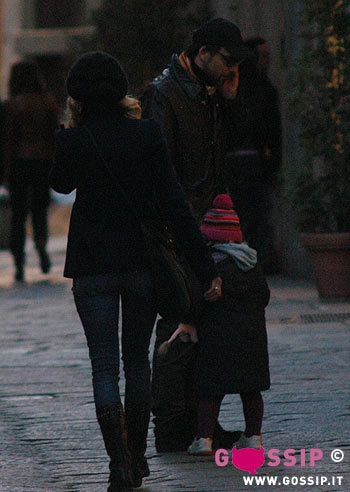 Vittoria Puccini e Alessandro Preziosi con la figlia Elena ...