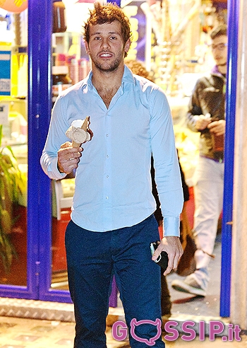 Quale pantaloni eleganti indossare con una camicia a maniche lunghe azzurra  in estate 2022 (107 outfit) | Lookastic