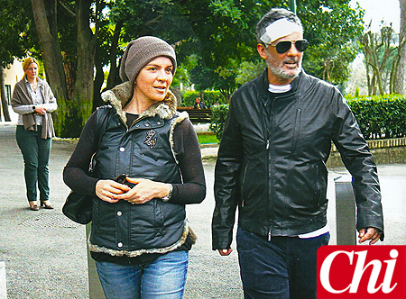 Fiorello convalescente insieme alla moglie dal signor ...