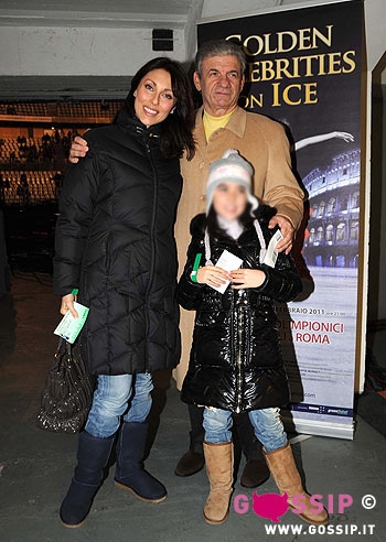 Anche Luana Ravegnini Con La Figlia Ed Il Compagno All Evento Golden Celebrties On Ice A Roma Le Foto Foto E Gossip