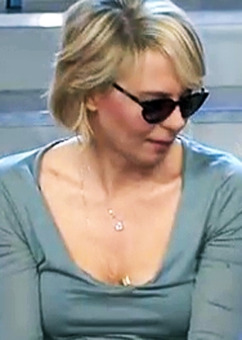 Maria De Filippi, reduce da un intervento, sfoggia gli ...