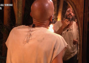 I naufraghi dell'Isola si guardano allo specchio dopo 90 giorni