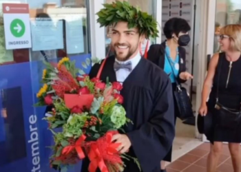 Valerio Scanu si è laureato in giurisprudenza!