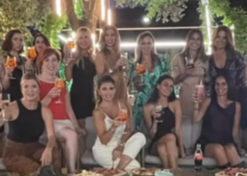 Flora Canto festeggia l'addio al nubilato