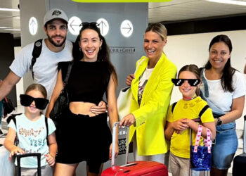Michelle Hunziker in vacanza con le tre figlie, Goffredo e la tata: la meta scelta