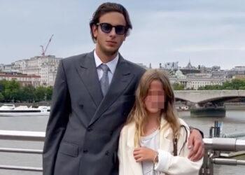 Il figlio di Alessia Marcuzzi si è laureato a Londra: le immagini