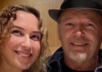 Vasco Rossi, dedica per i 10 anni di matrimonio a Laura Shmidt: ''Hai dato ordine alla mia vita''