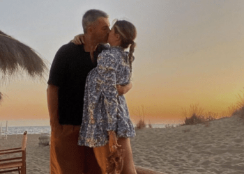 Luca Argentero e Cristina Marino, estate d'amore in tre