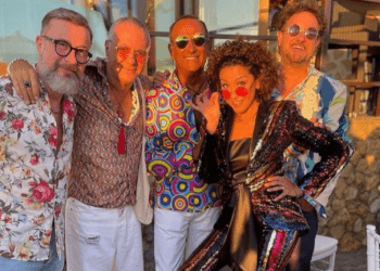 La moglie di Carlo Conti compie 50 anni: il party vip