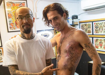 Damiano dei Maneskin si tatua un drago enorme in Giappone: la reazione della fidanzata
